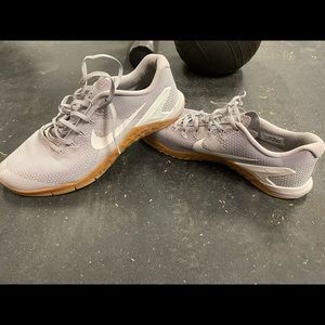 Nike mens metcons, grey